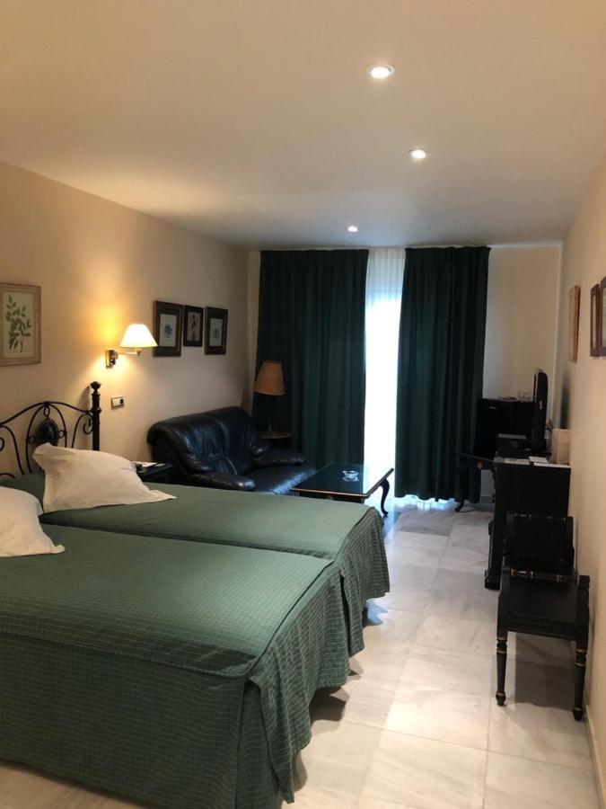 Hotel Soho Boutique Vistahermosa Эль-Пуэрто-де-Санта-Мария Экстерьер фото